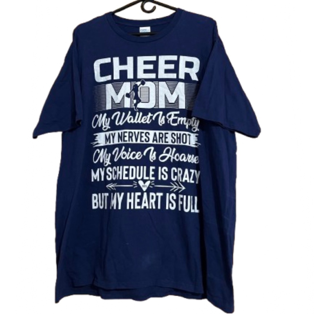 Port and Company Women’s Navy “CHEER MOM” Text Graphic Shirt Sz-XL